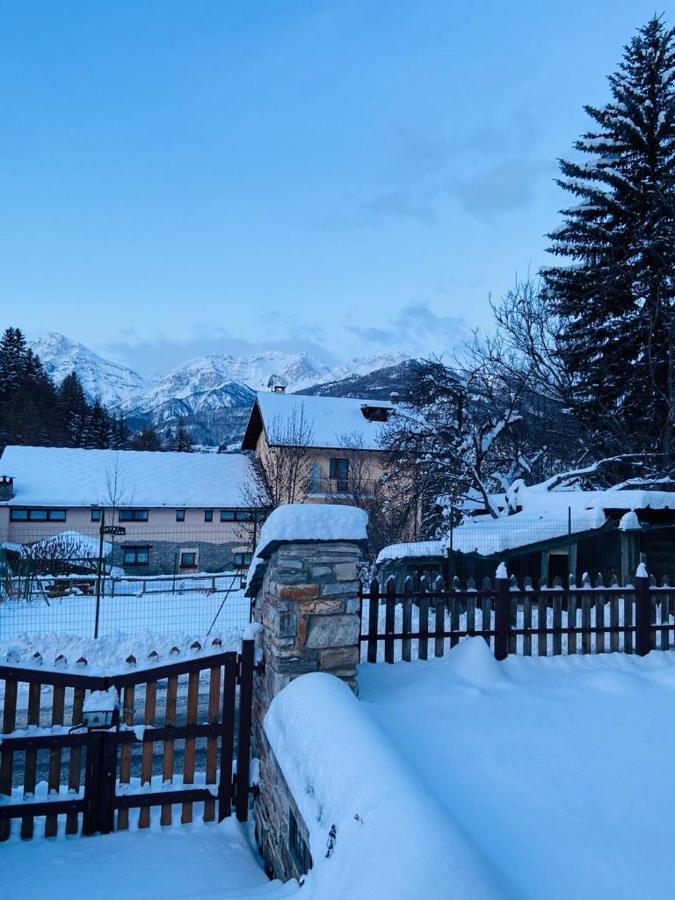 Hotel La Fontaine Oulx エクステリア 写真