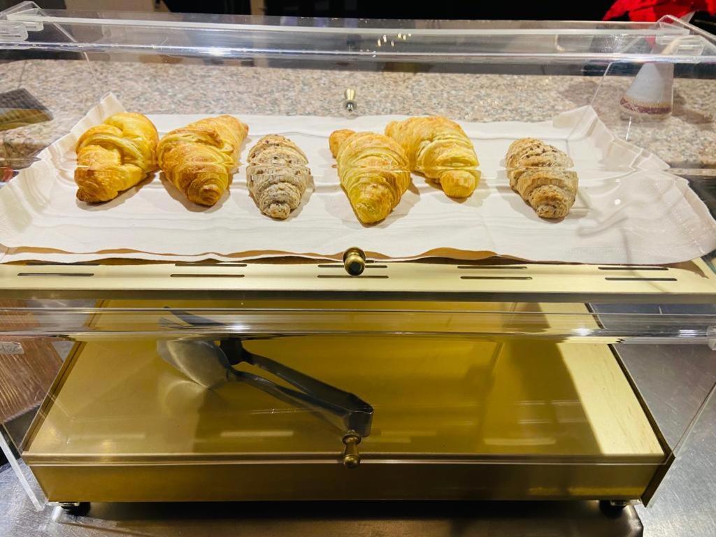 Hotel La Fontaine Oulx エクステリア 写真