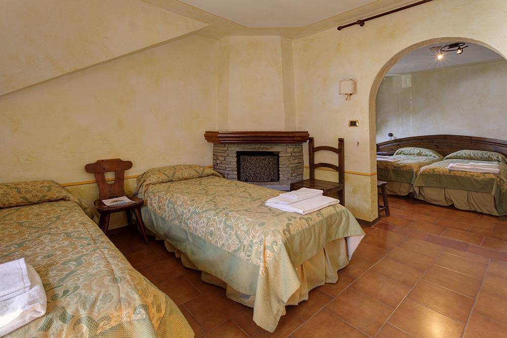 Hotel La Fontaine Oulx エクステリア 写真