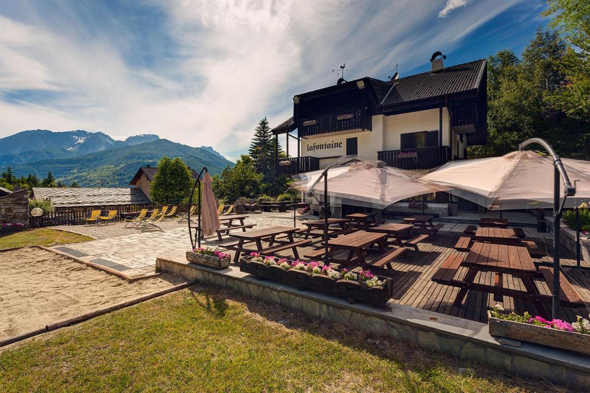 Hotel La Fontaine Oulx エクステリア 写真